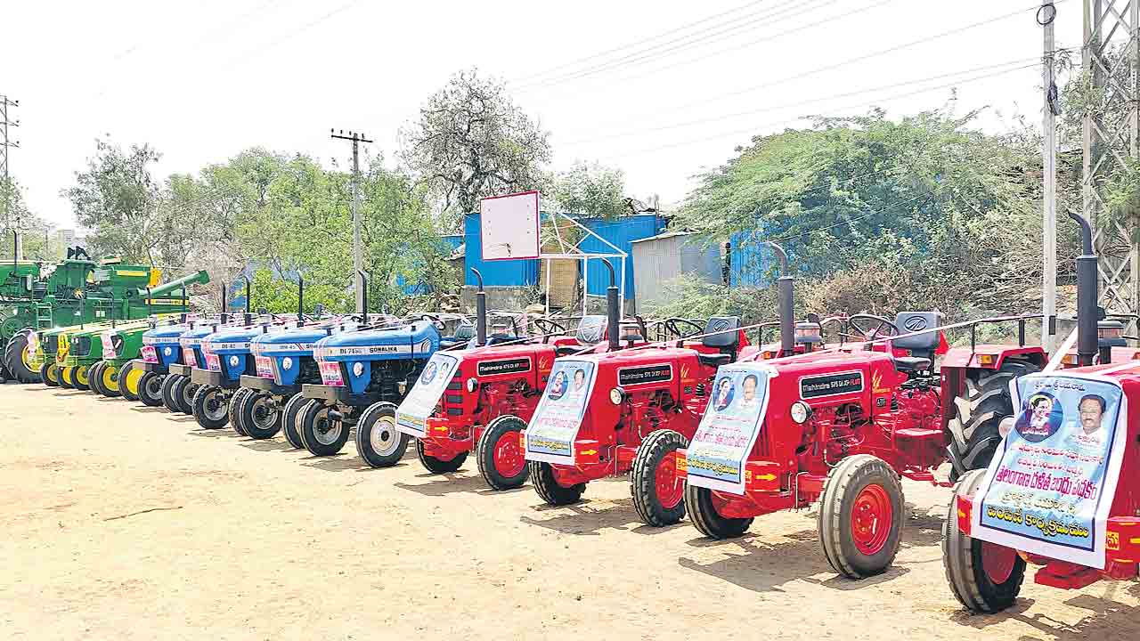 దళితుల కుటుంబాల్లో వెలుగులు