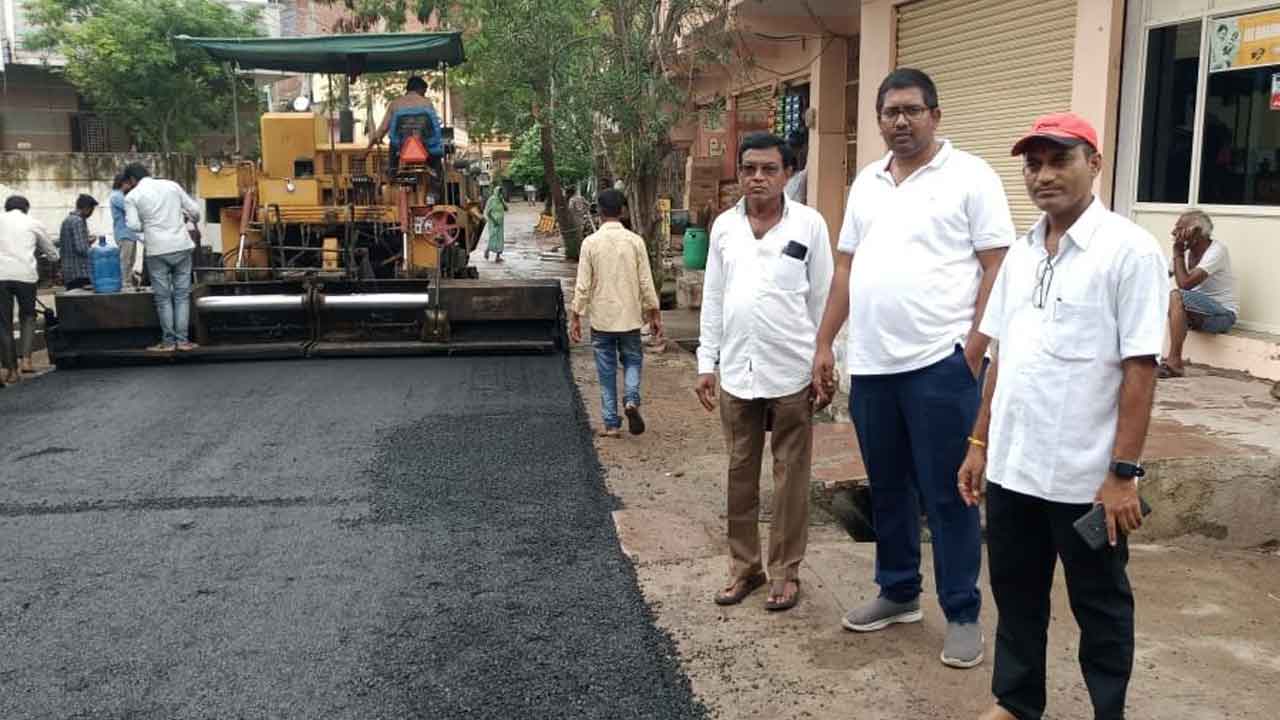 నిధులు విడుదల చేయించాలి