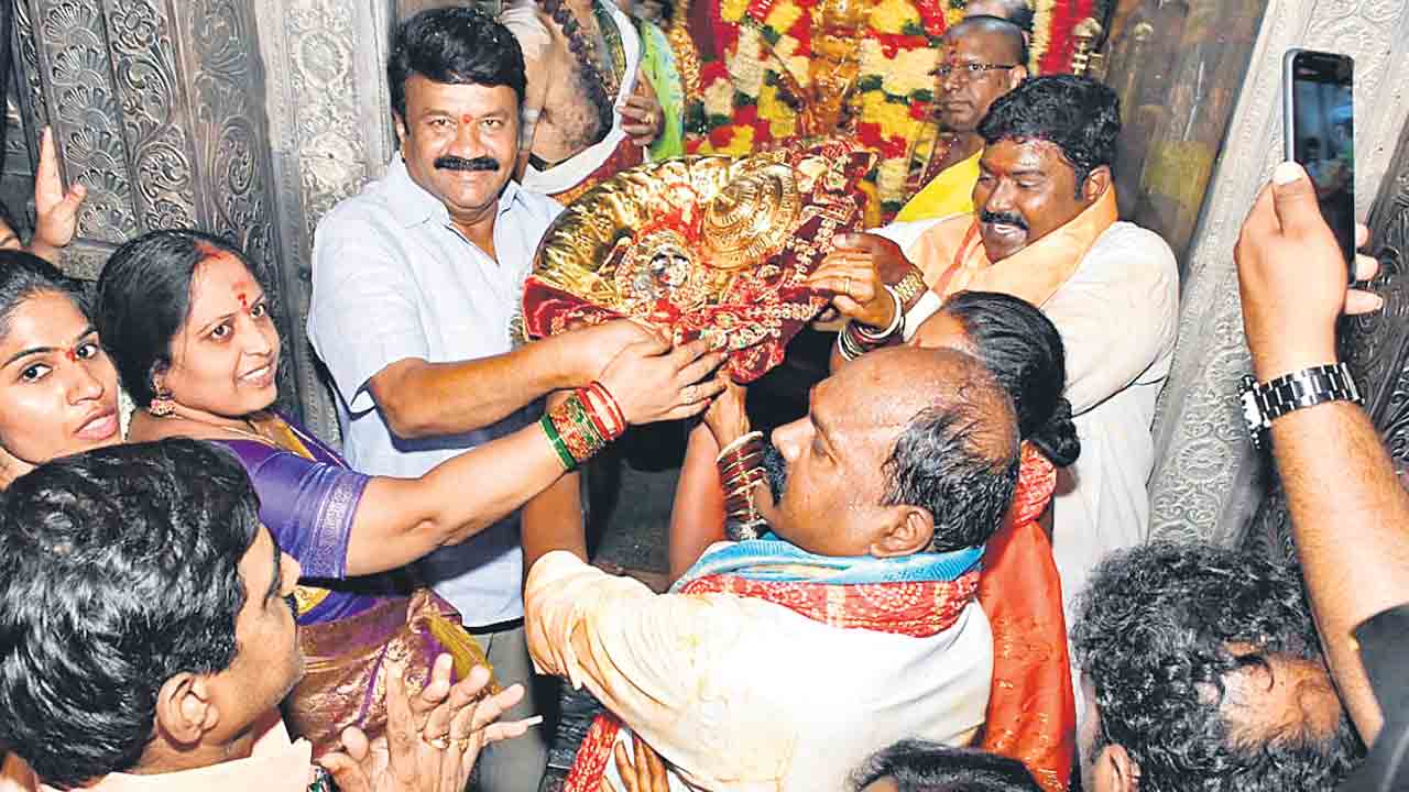 ఉజ్జయినీ.. జగజ్జననీ..