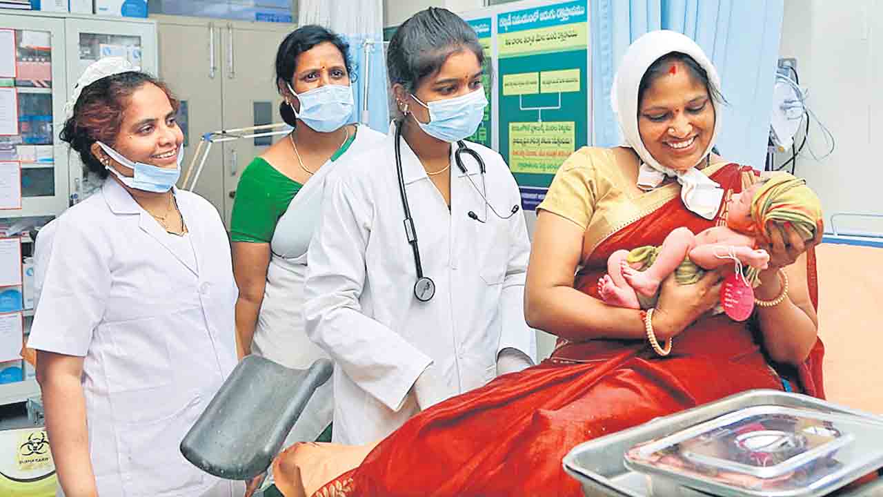 సిజేరియన్లకు కత్తెర.. ఆదర్శంగా నిలుస్తున్న రాజన్న సిరిసిల్ల జిల్లా