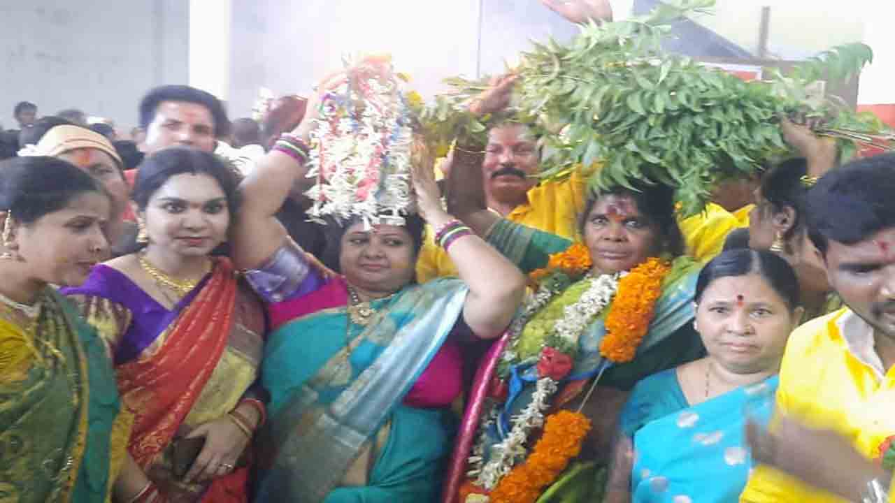 బోనమెత్తిన మేయర్‌