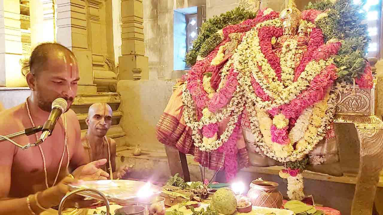 యాదాద్రిలో వైభవంగా నిత్య కల్యాణోత్సవం