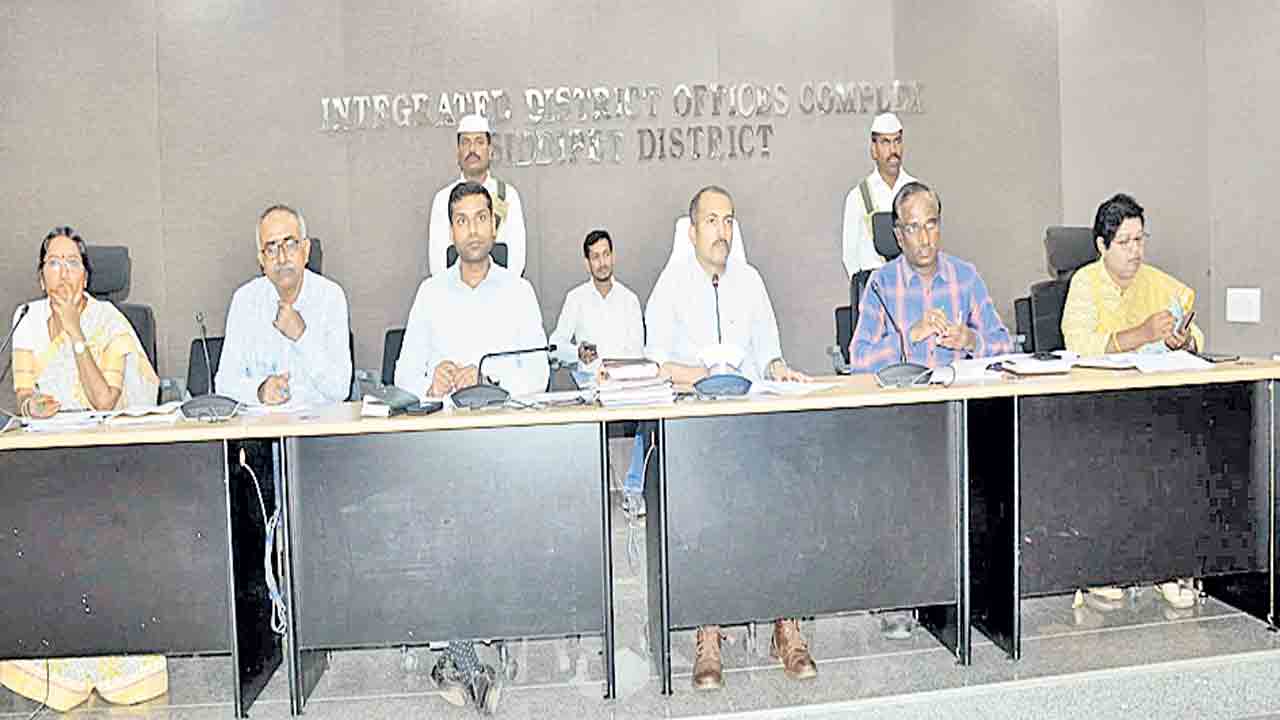 ఇంటింటికీ ఆరు మొక్కలు