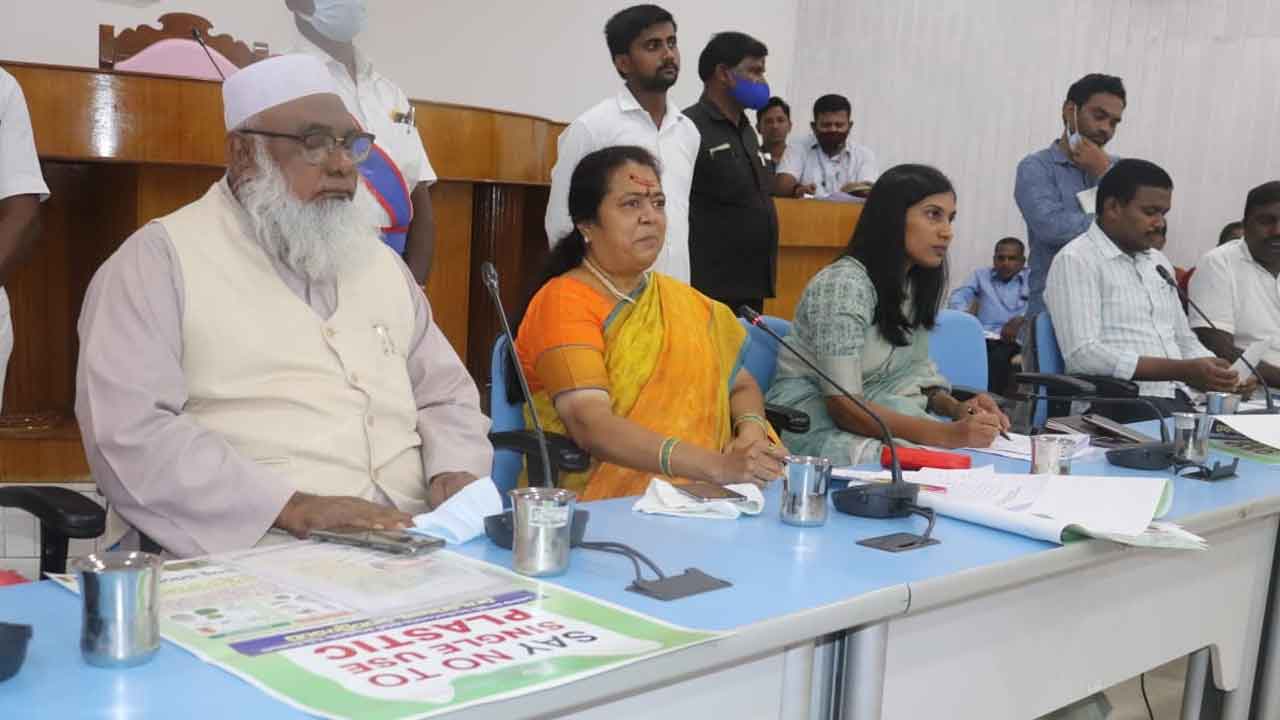 మహిళల భాగస్వామ్యంతోనే ప్లాస్టిక్ నిర్మూలన