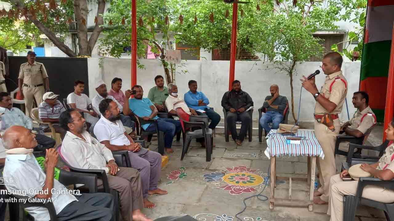 ప్రతి కాలనీలో సీసీ కెమెరాలు ఏర్పాటు చేసుకోవాలి