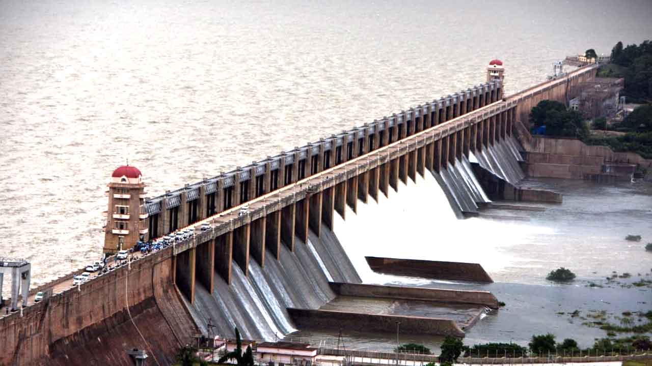 జల పరవళ్లు