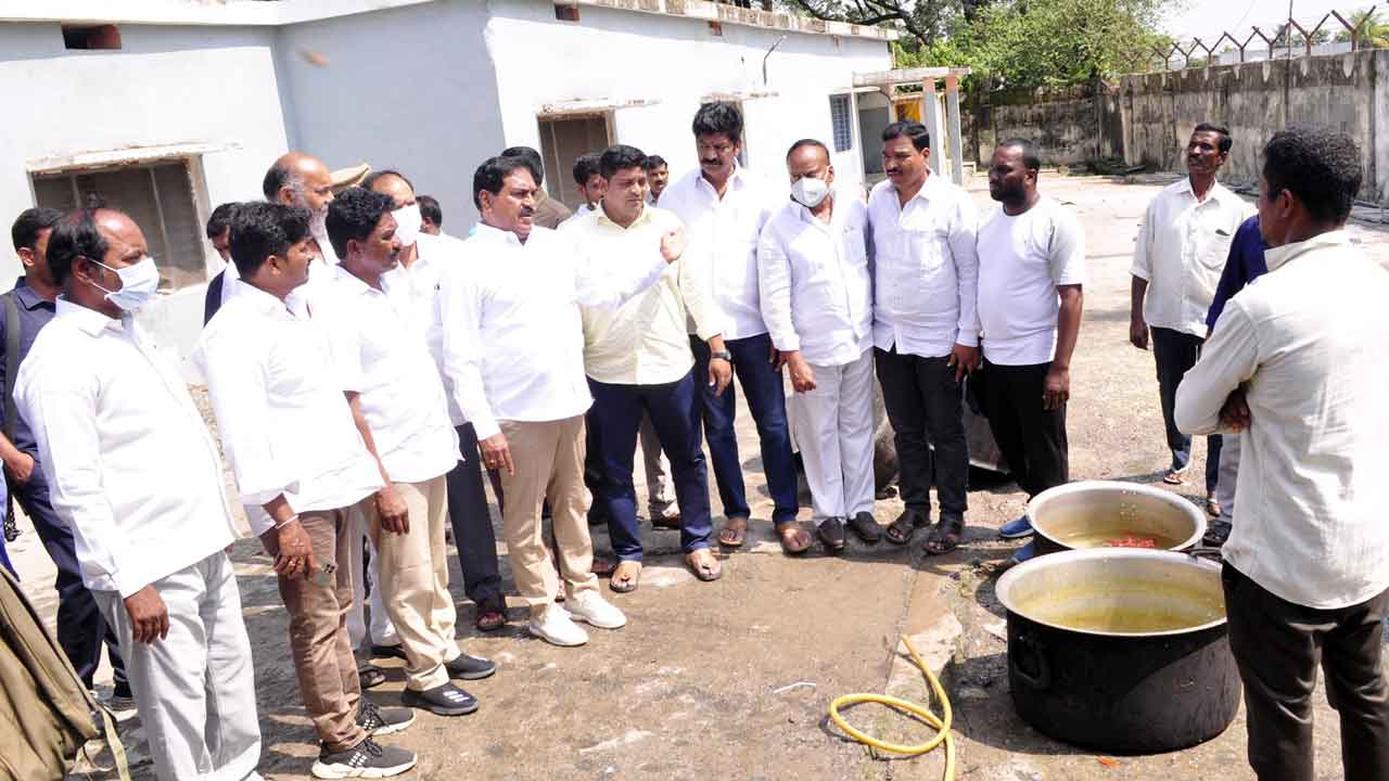 ఇంత నిర్లక్ష్యమా..?