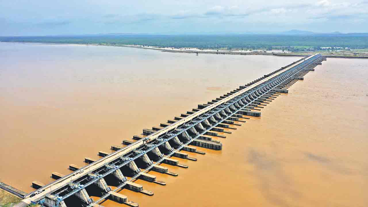 ముంపు ప్రాంతాల్లో సీఎం కేసీఆర్‌ సర్వే