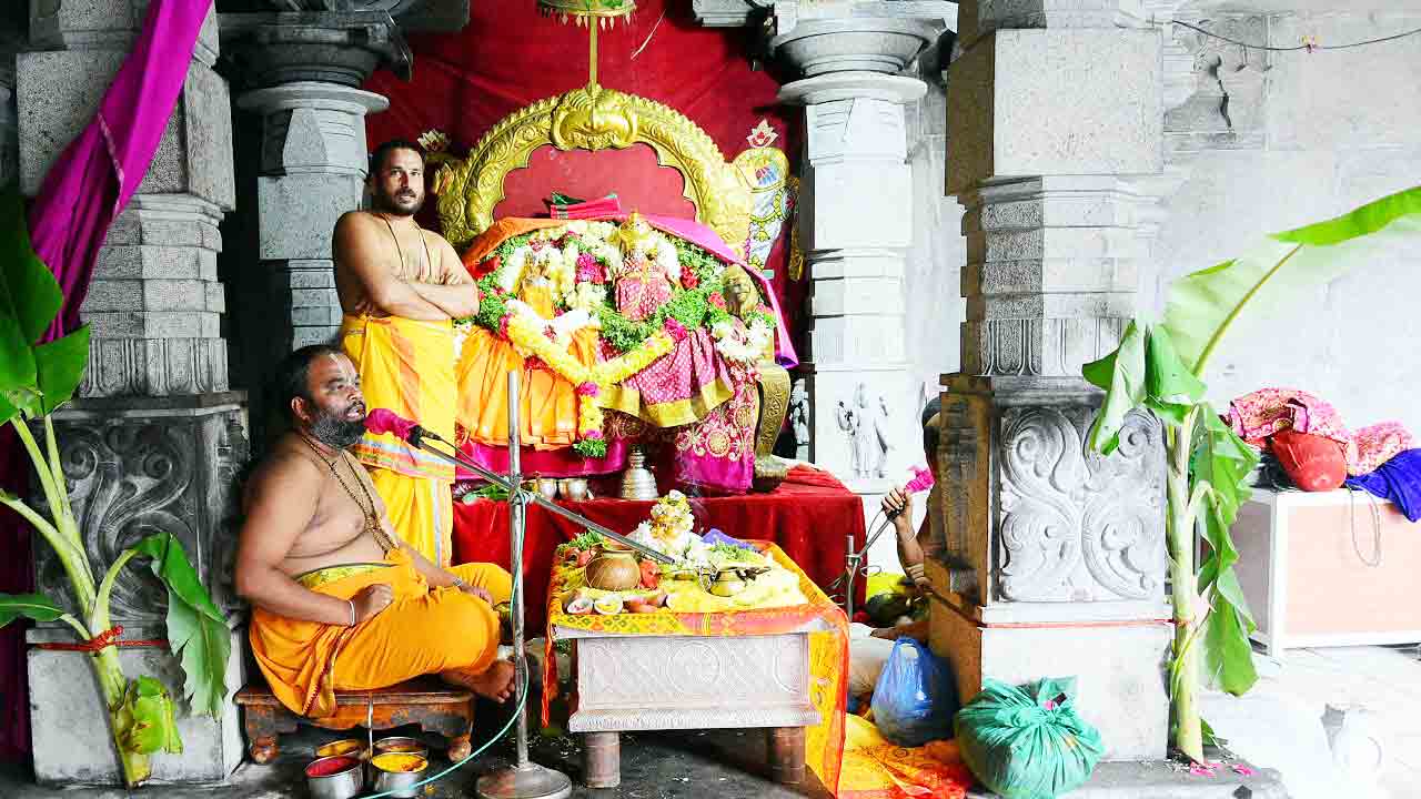 యాదాద్రిలో వైభవంగా నిత్య పూజలు