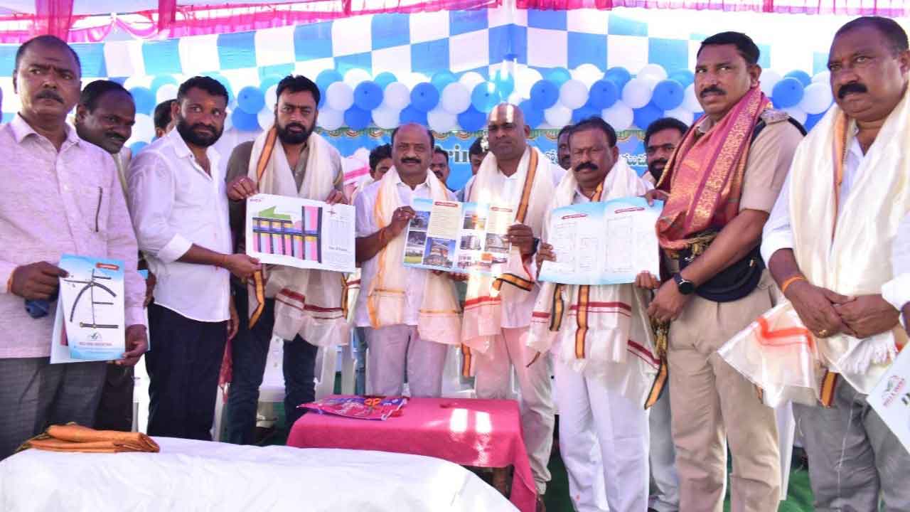 యువత వ్యాపార రంగంలో రాణించాలి