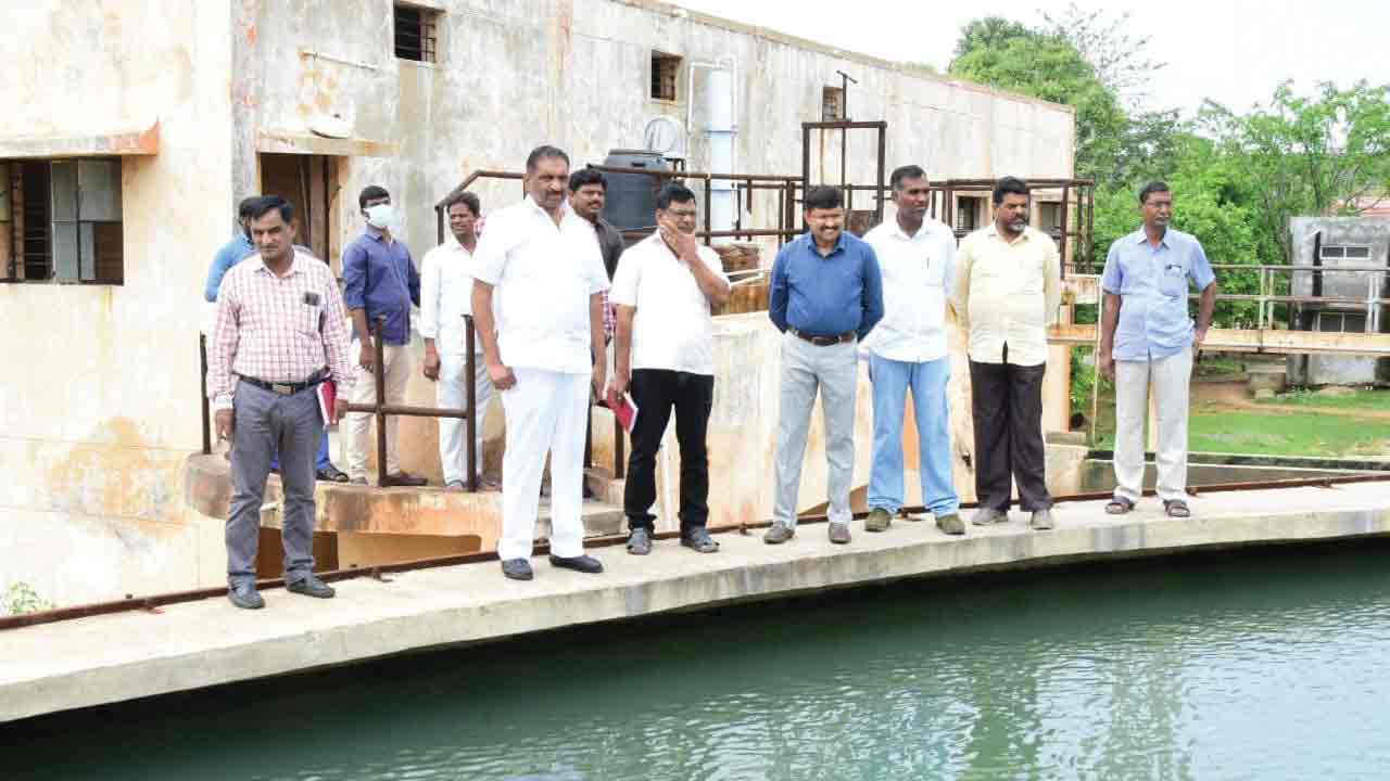 స్వచ్ఛమైన తాగునీరందించాలి