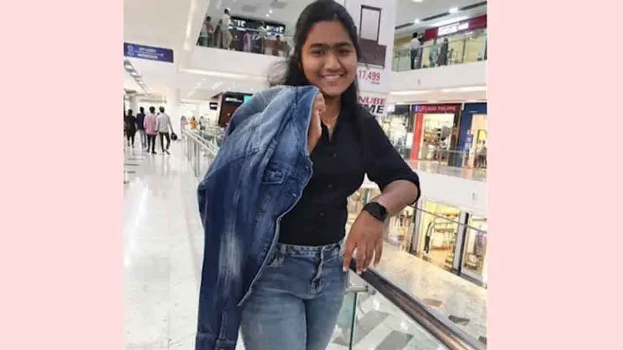 చెరువులో దూకి సాఫ్ట్‌వేర్‌ ఇంజినీర్‌ ఆత్మహత్య