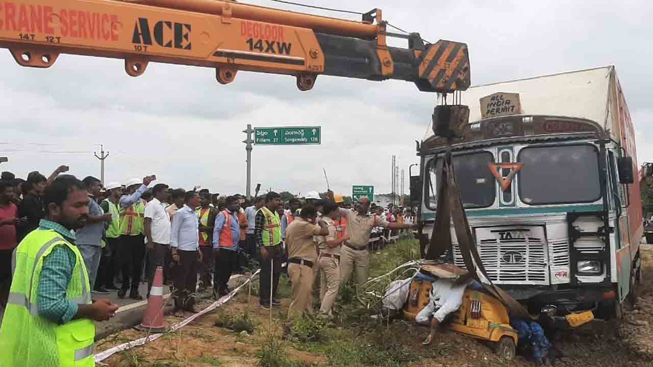 ఉమ్మడి జిల్లాలో రహదారులు రక్తసిక్తం