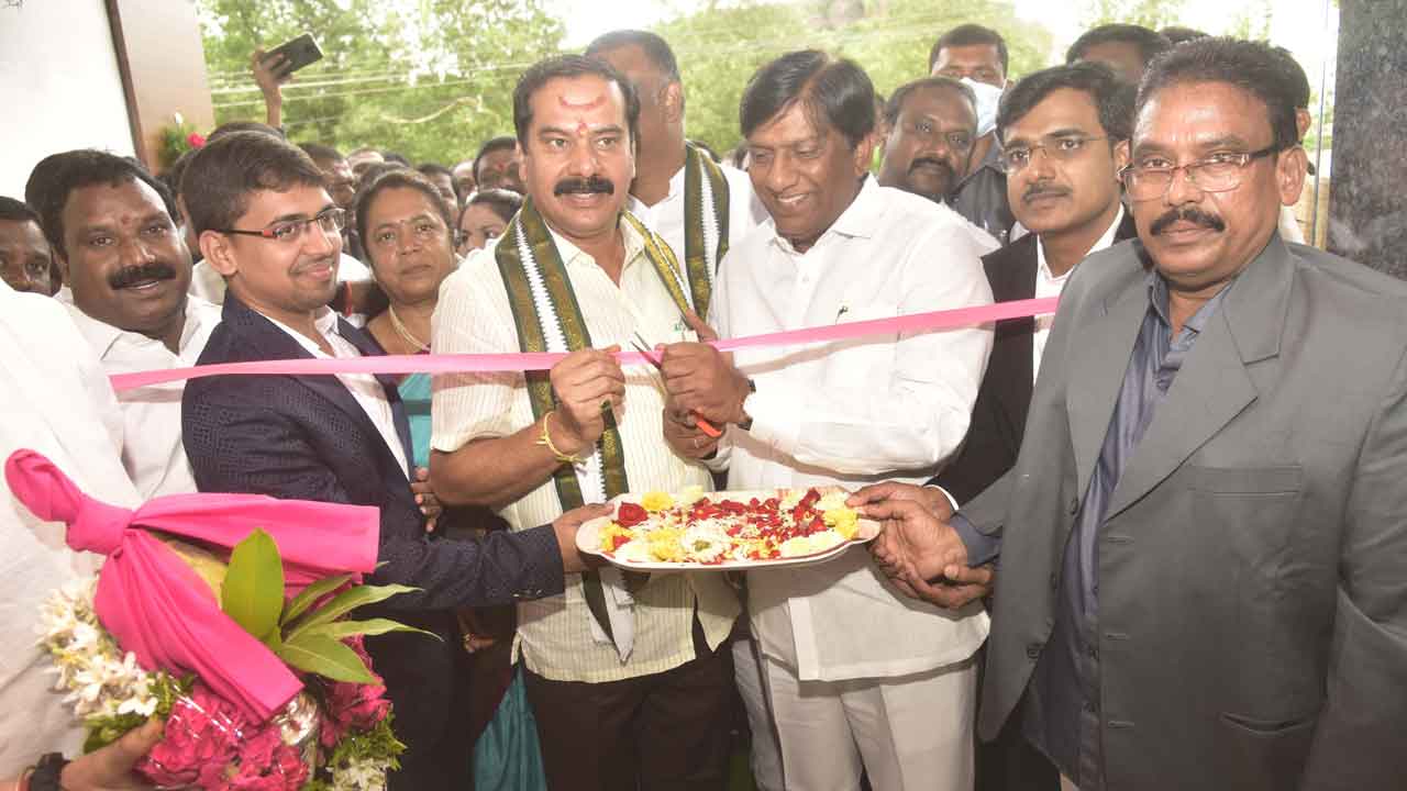 శ్రీచక్ర సూపర్ స్పెషాలిటీ హాస్పిటల్ ప్రారంభం