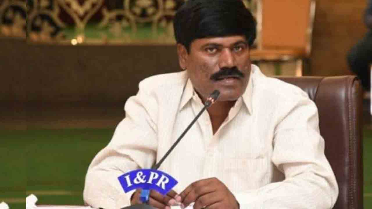 వడగండ్ల బాధిత రైతులకునష్టపరిహారం