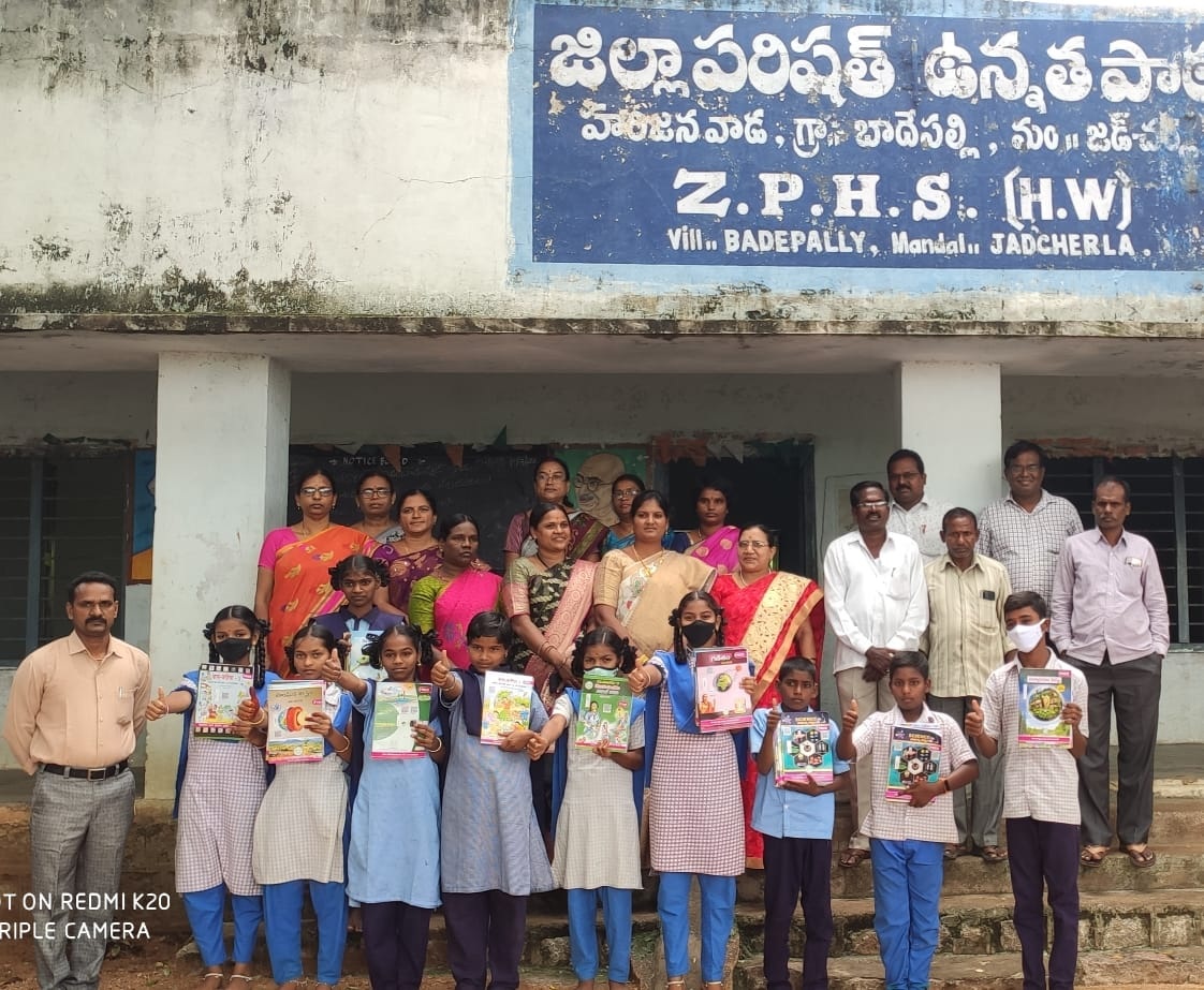 పాఠ్యపుస్తకాలొచ్చాయి