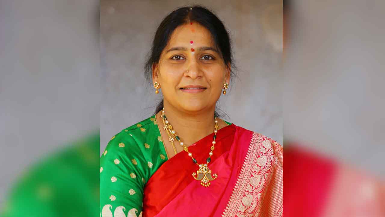 సంస్కారం లేని సన్నాసి హుస్సేన్‌నాయక్‌