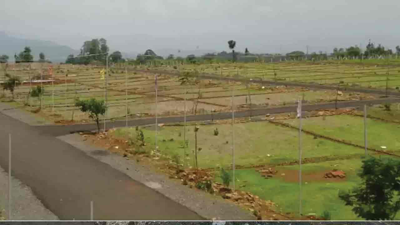 లే అవుట్‌ ప్లాన్‌ లేకుండా ప్లాట్లు వద్దు..