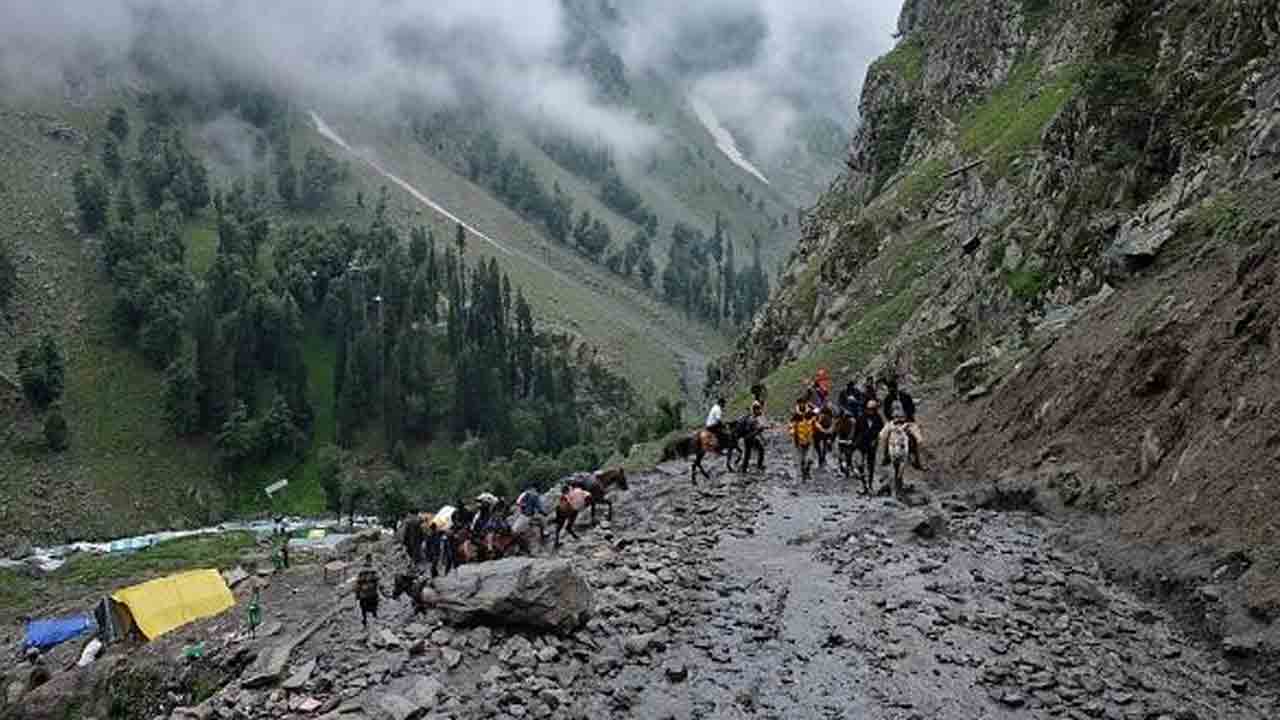 అమర్‌నాథ్‌ యాత్రకు తాత్కాలిక బ్రేక్‌