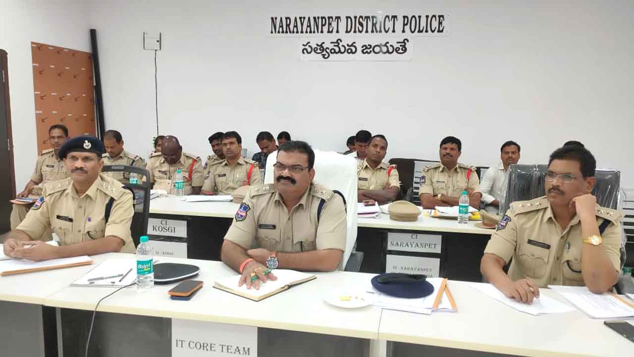 ‘సాంకేతికతపై పట్టు సాధించాలి’