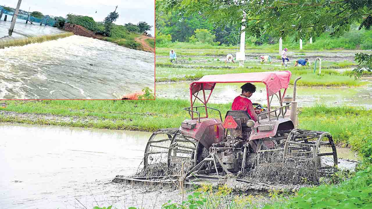చెరువు నిండే.. చేను మురిసే
