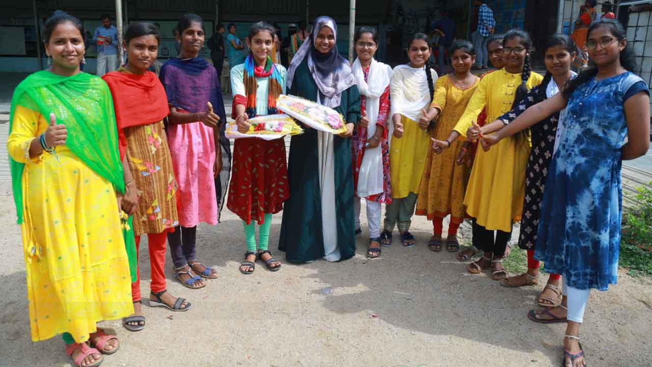 పదిలోఅమ్మాయిలదే హవా