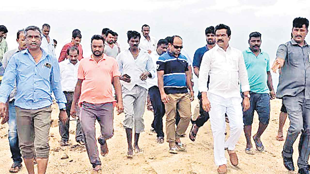 పునరుద్ధరణ పనులు చేపట్టాలి