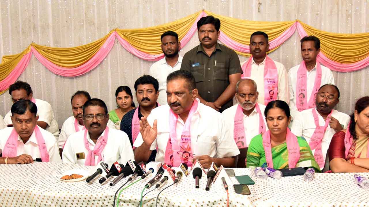 అబద్ధాలతో బీజేపీ నేతల రాద్ధాంతం