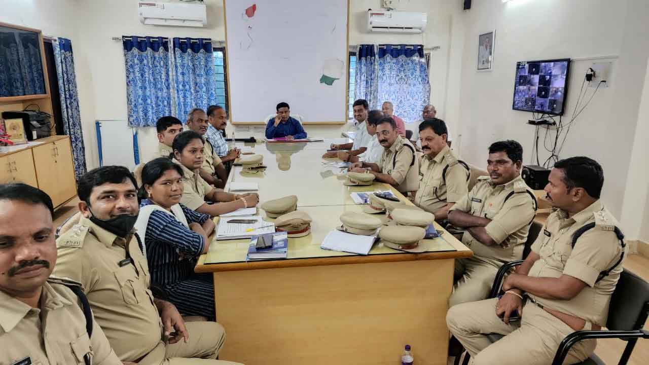 పన్ను కట్టకుంటే బండి సీజ్‌