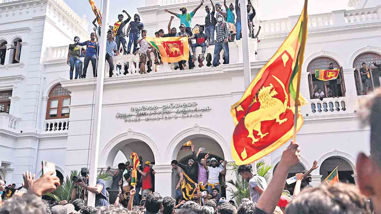 మళ్లీ రగిలిన లంక