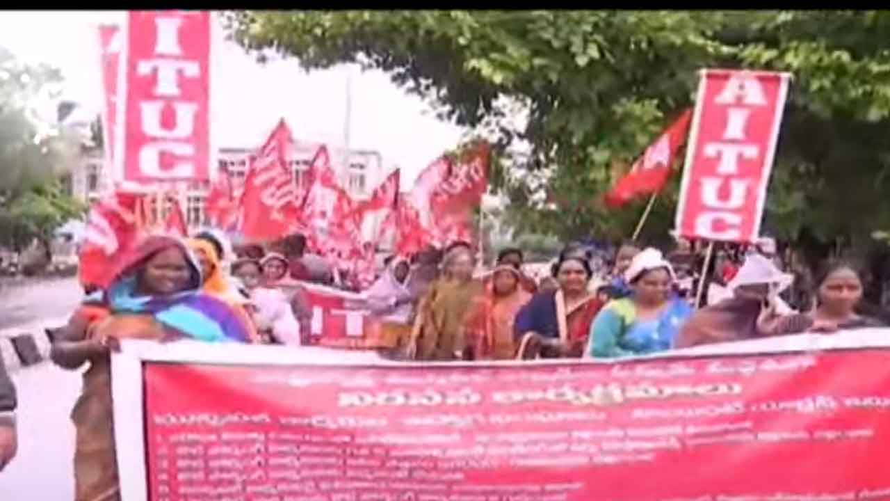 ఏపీలో మూడో రోజుకు చేరుకున్న పారిశుద్ధ్య కార్మికుల నిరవధిక సమ్మె