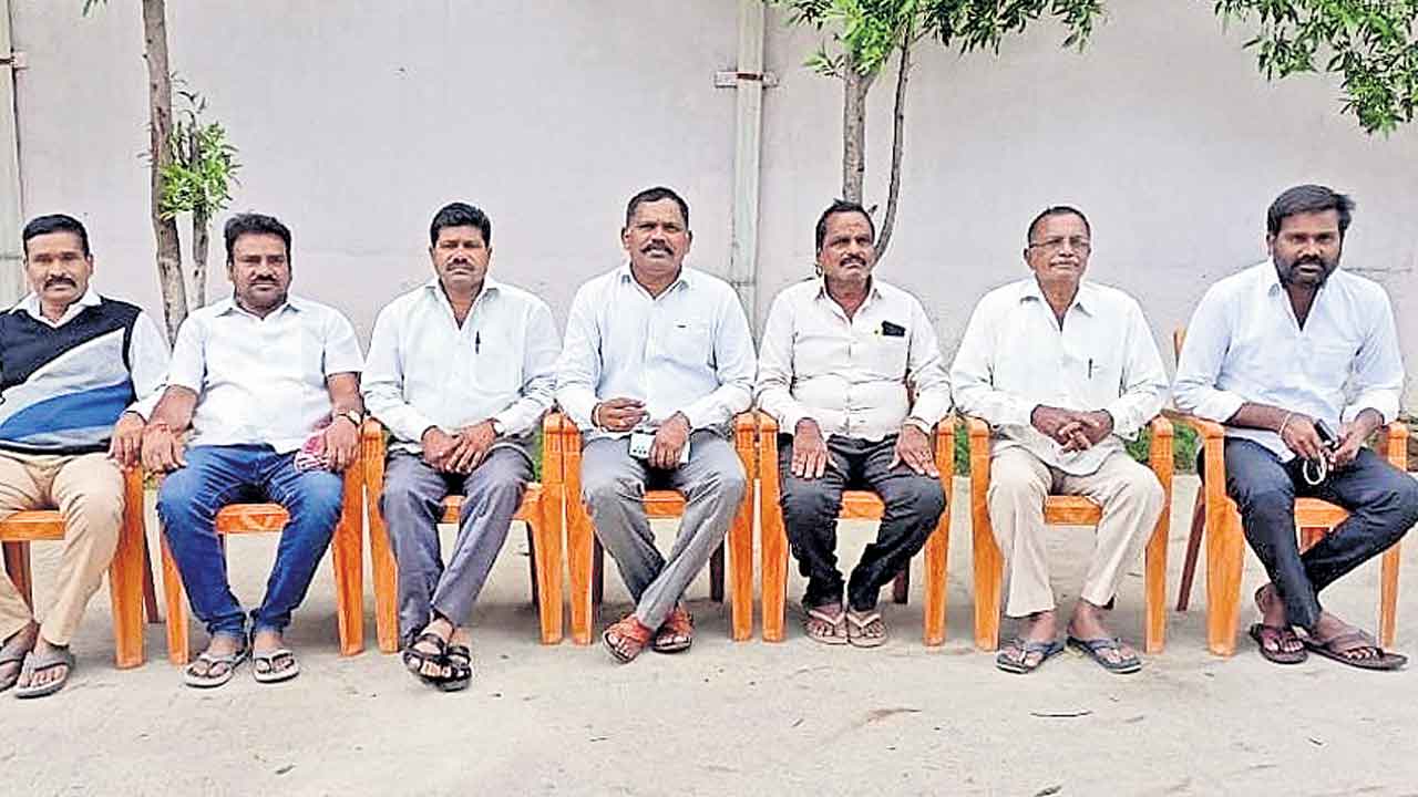 గొర్రె కాపరులు అప్రమత్తంగా ఉండాలి