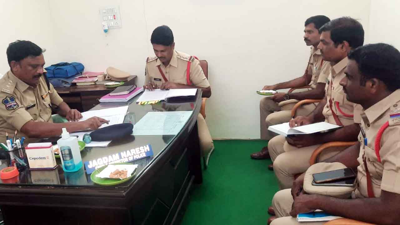 పెండింగ్‌ కేసులను త్వరగా పరిష్కరించాలి