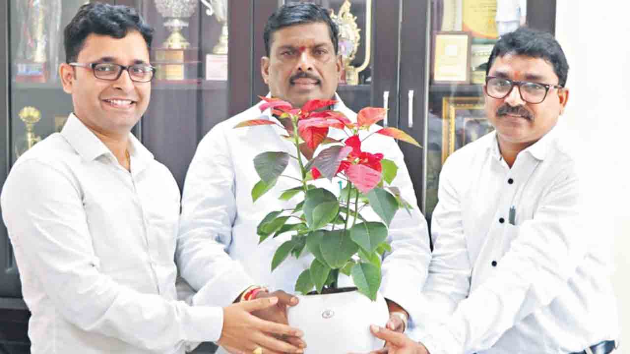 ఎమ్మెల్యే సేవలు అభినందనీయం