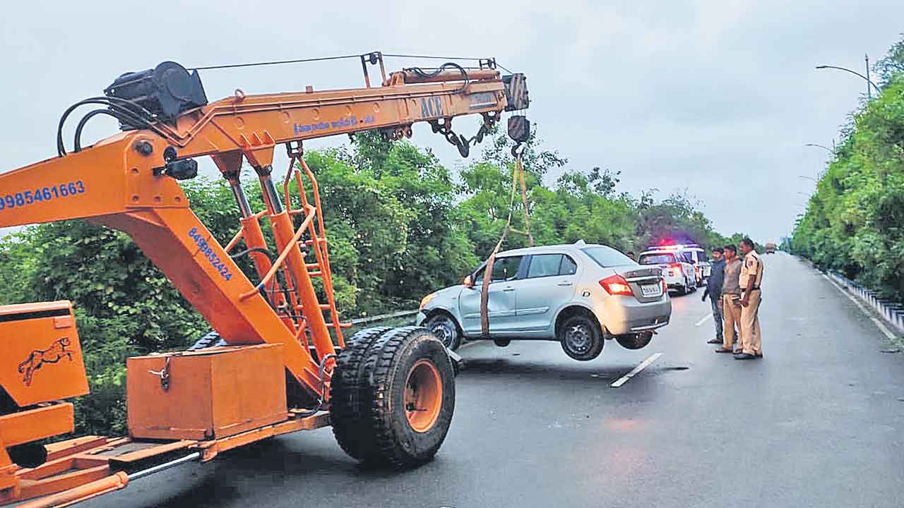 తుపాకీ గురిపెట్టి.. మహిళపై లైంగిక దాడి