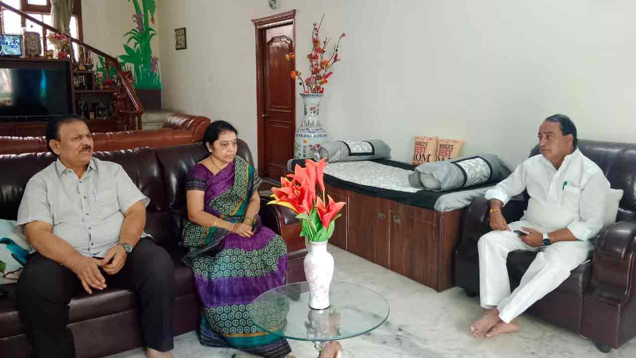 పలువురికి మంత్రి అల్లోల పరామర్శ