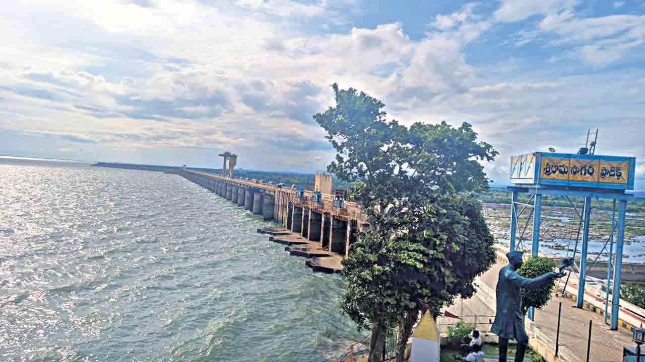 ఎస్సారెస్పీకి 22 వేల క్యూసెక్కులు