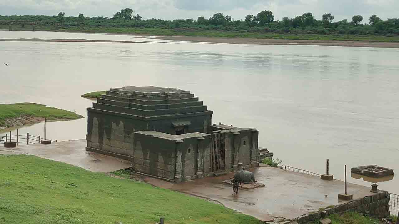 గలగలా గోదారి..