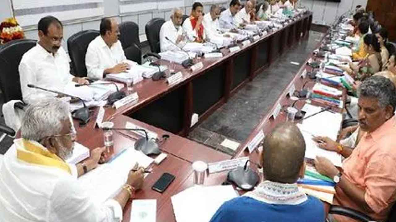 మాడవీధుల్లో బ్రహ్మోత్సవ వేడుకలు.. టీటీడీ బోర్డు కీలక నిర్ణయం