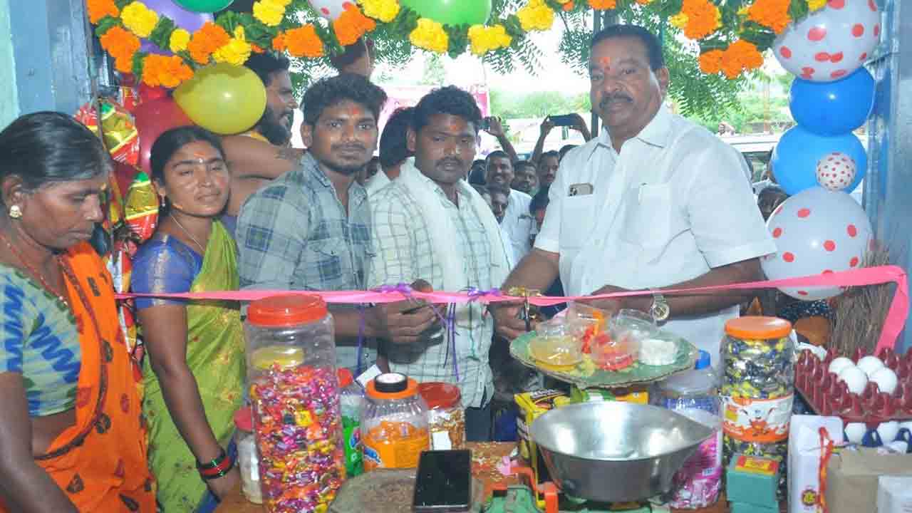 దళితబంధుతో ఆర్థిక దన్ను