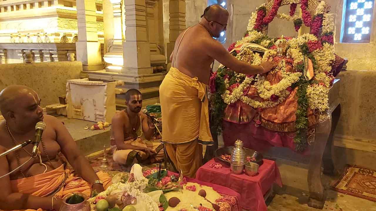 యాదాద్రిలోశాస్ర్తోక్తంగా నిత్యోత్సవాలు