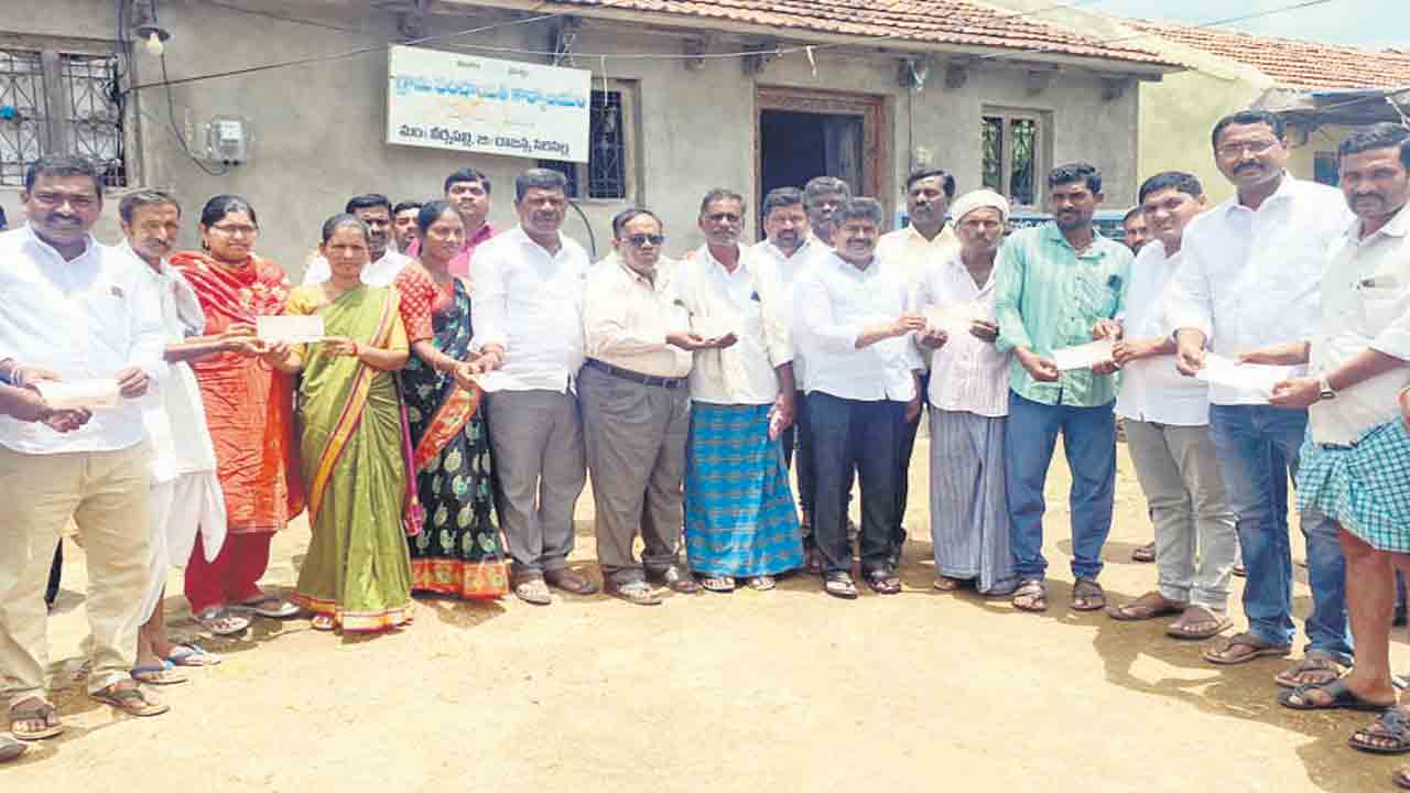 గిరిజనులకు ప్రభుత్వ అండ