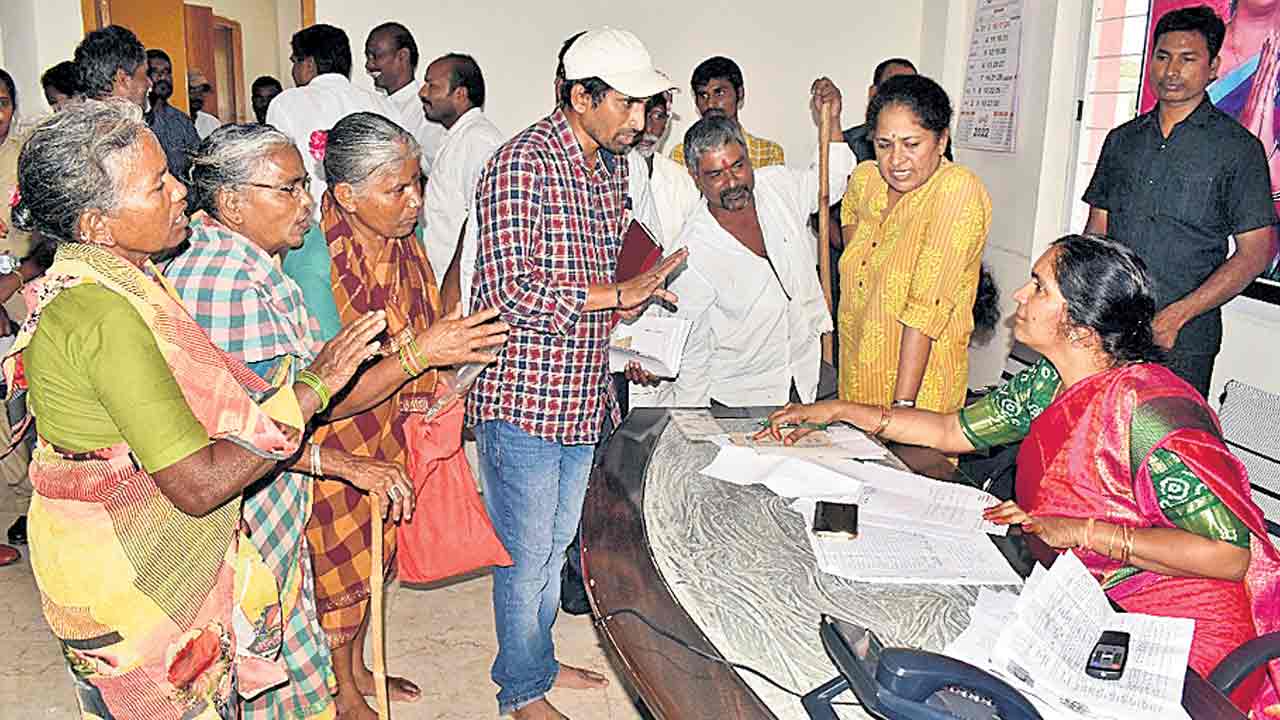 సమస్యల పరిష్కారానికి ‘మీ కోసం నేనున్నా’