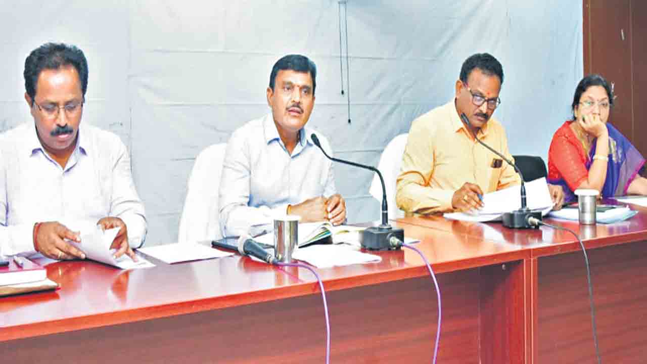 ఓటరు జాబితాను ఆధార్‌తో అనుసంధానం చేయాలి