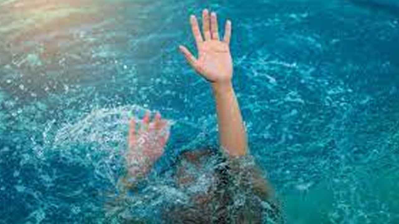 నదిలో పడి పాలిటెక్నిక్‌ విద్యార్థి మృతి