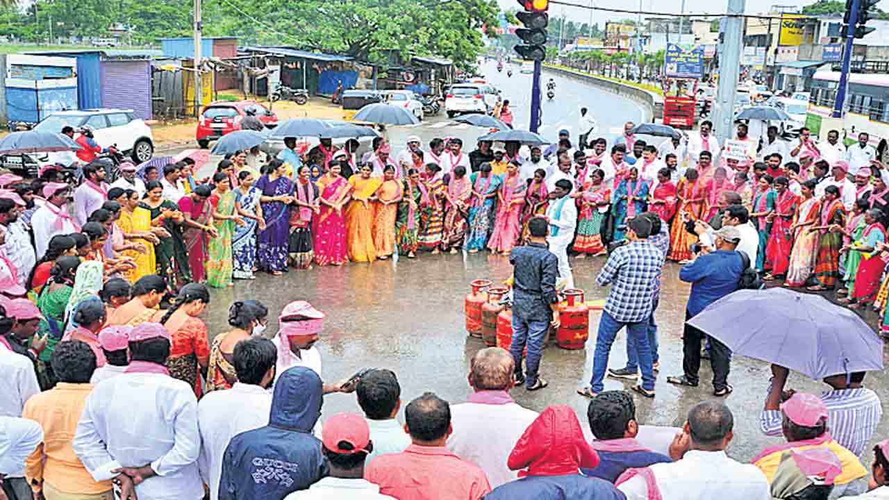తెలంగాణలో కేసీఆర్‌ ఇంజినే నడుస్తది