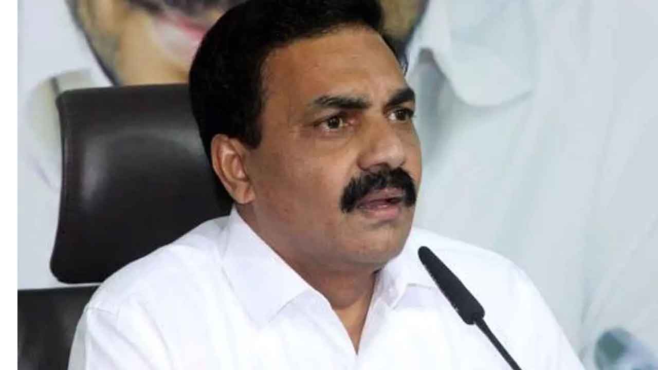 చంద్రబాబుకు క్రెడిబిలిటీ..పవన్‌కు క్యారెక్టర్‌ లేదు : ఏపీ మంత్రి