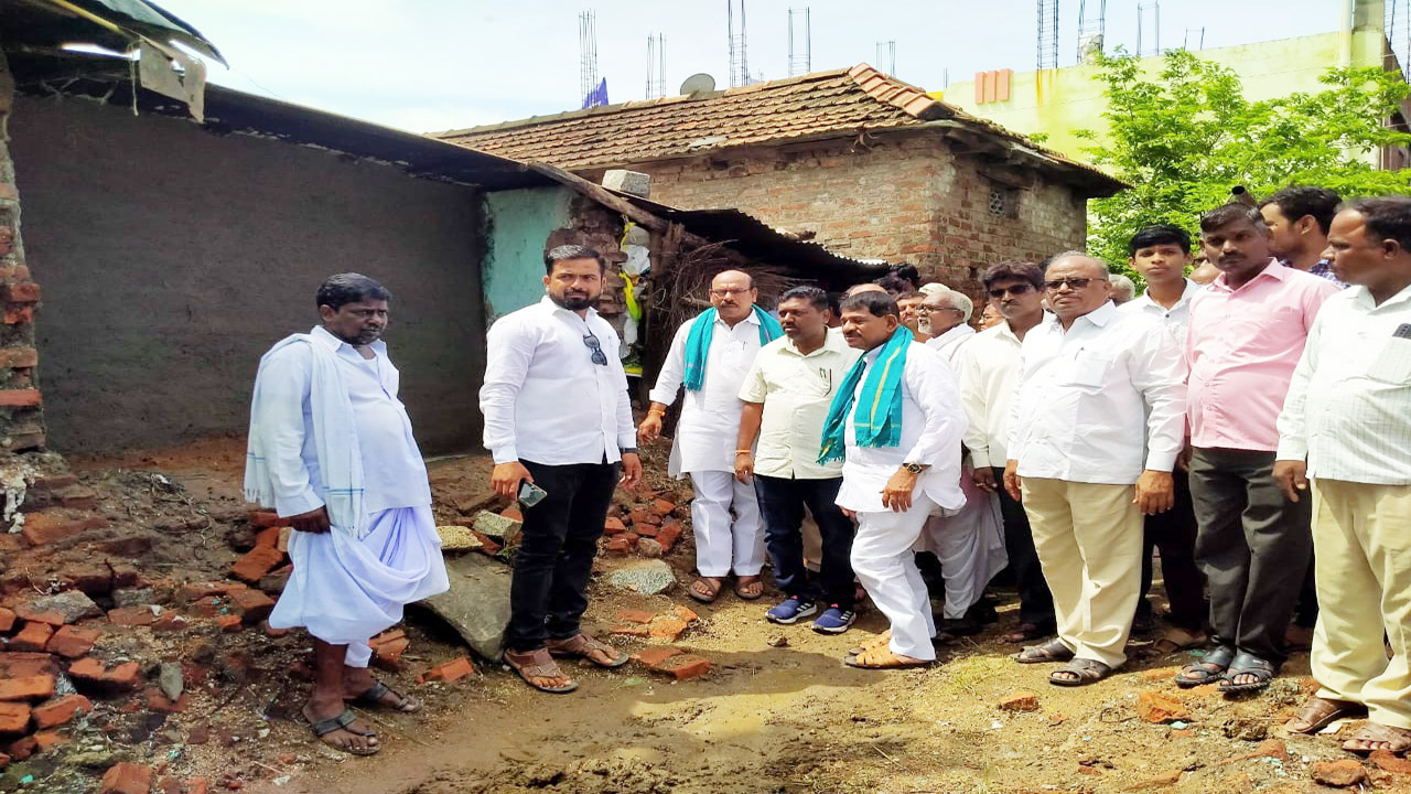 అధైర్యపడొద్దు అండగా ఉంటాం