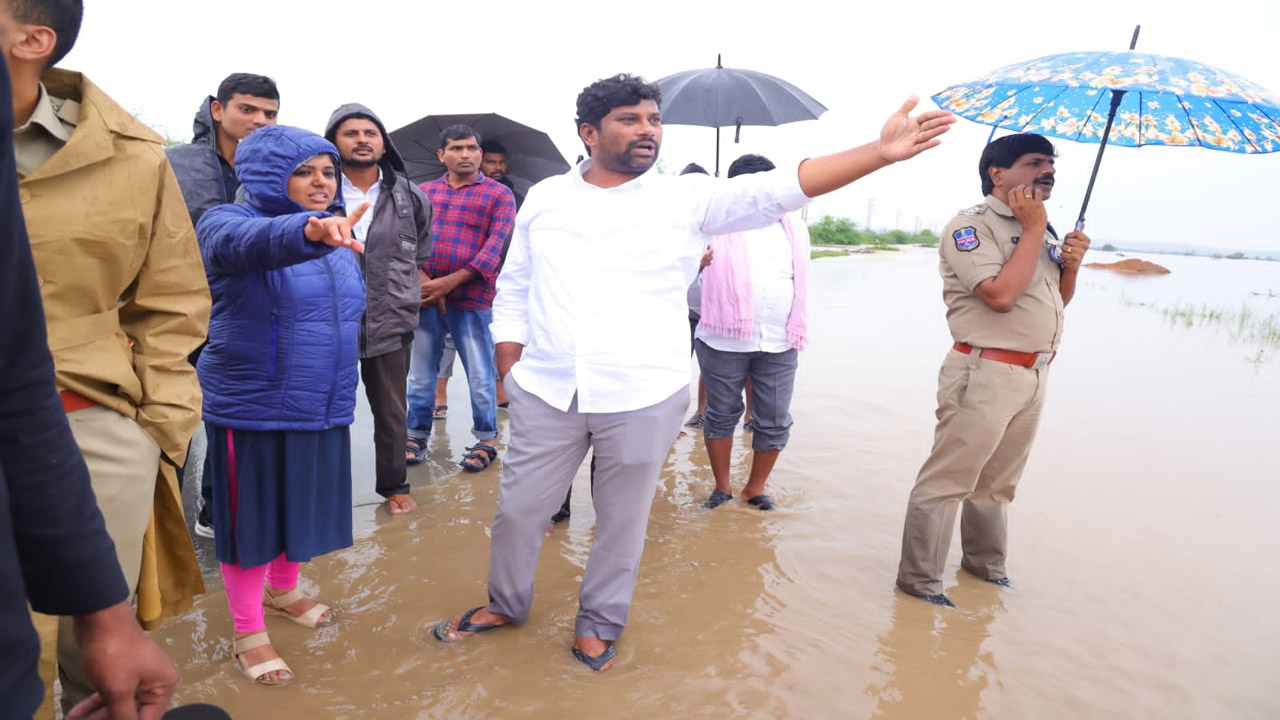 ఆపత్కాలంలో అండగా నిలుస్తున్న నాయకగణం
