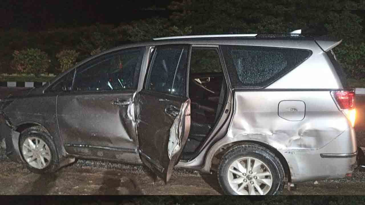 నార్కట్‌పల్లిలో ఏపీ ఎమ్మెల్సీ రమేష్‌ యాదవ్‌కు తప్పిన ముప్పు